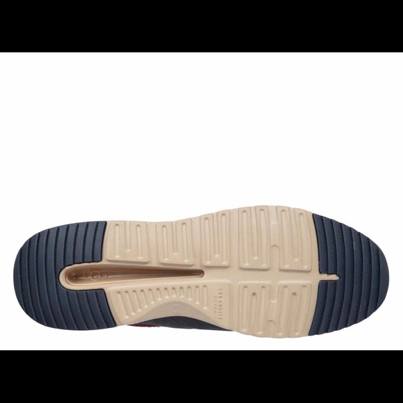 Ugg Oliver Boot - Picture 2 of 4